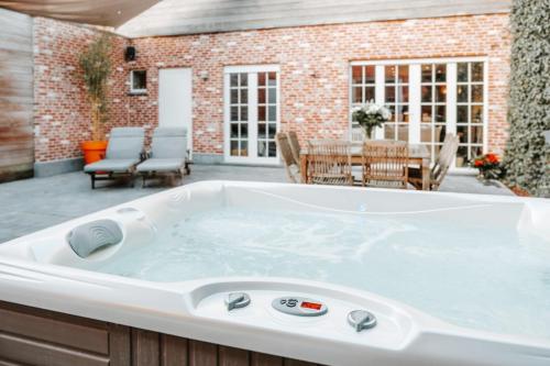 Φωτογραφία από το άλμπουμ του Private wellness house σε Tielt