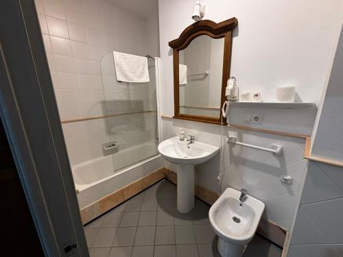 Ένα μπάνιο στο Hotel Entreolivos