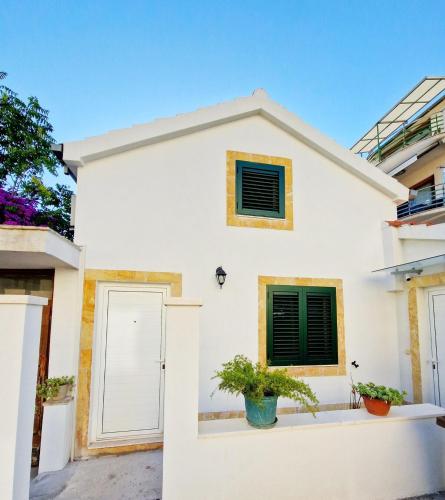 Beautiful apartment Bačvice