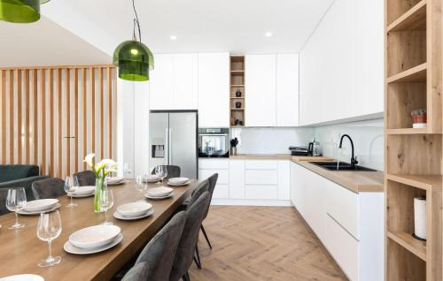 Η κουζίνα ή μικρή κουζίνα στο Stunning Home In Celina