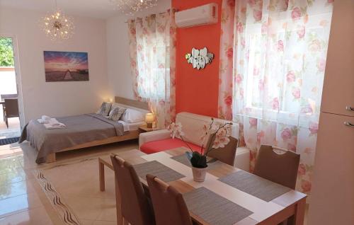 Awesome Apartment In Pula With Wifi