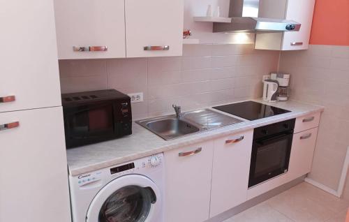 Awesome Apartment In Pula With Wifi