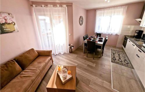 Lovely Apartment In Pula