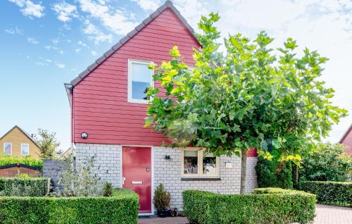 Κήπος έξω από το Beautiful Home In Wemeldinge With Sauna