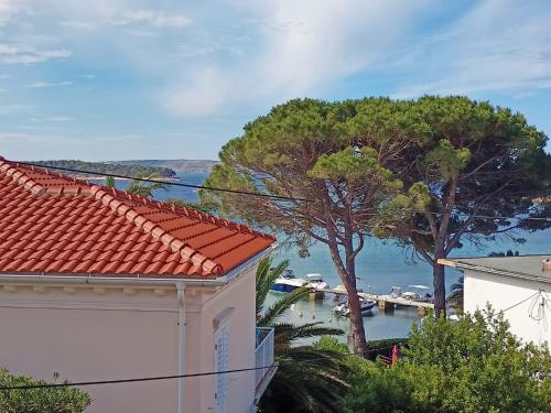 Anna Maris apartment