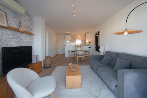 WELCS APARTAMENTO 223 EMP con TERRAZA con VISTA