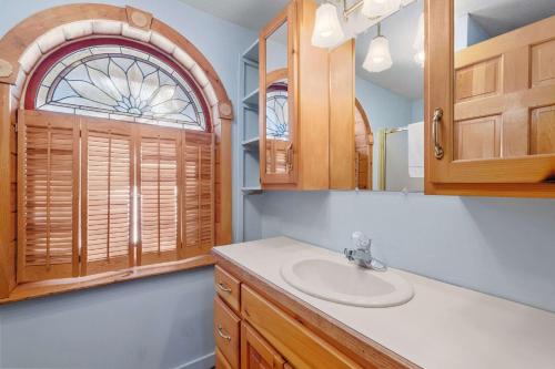 Gallery image of Kona Hobbit House Cozy Getaway Near the Lake in Moultonborough