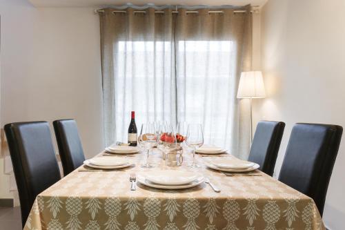 Fotografie z fotogalerie ubytování Apartamentos Cornellalux v destinaci Cornellà de Llobregat
