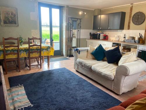 Pear gîte set in beautiful private surroundings