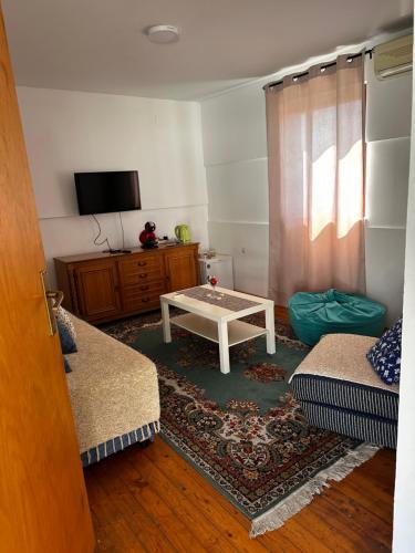TV a/nebo společenská místnost v ubytování Sunset terrace