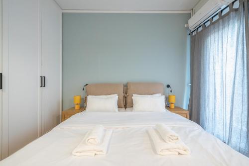 Airy 1BR by Flisvos Marina