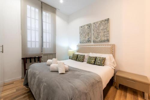 For You Rentals NEW Design Apartment TEMPORAL Puerta del Sol PRE104A