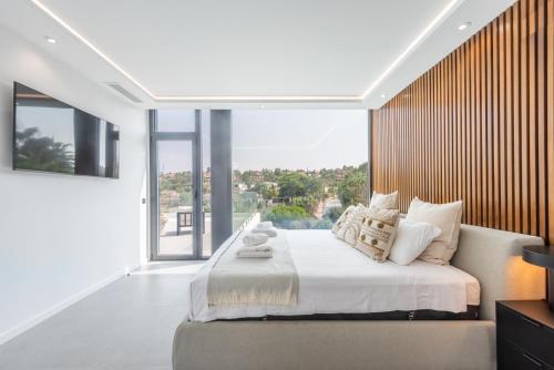 Extravagant 5 BDRM Golfer's Villa with Private Pool