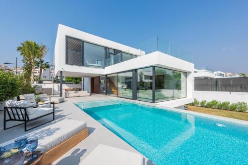Extravagant 5 BDRM Golfer's Villa with Private Pool