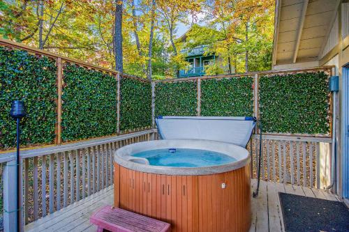 Galeriebild der Unterkunft Joburg Suite at the Safari Lodge in Osage Beach