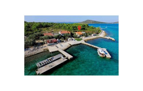 2 Bedroom Lovely Home In Zizanj