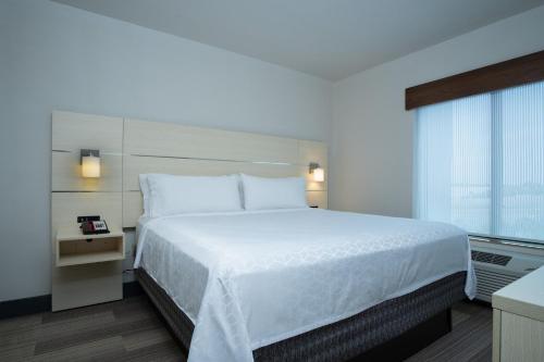 Holiday Inn Express-International Drive, an IHG Hotel Image