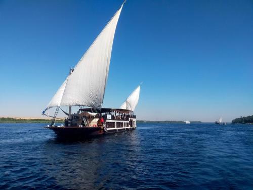 Saphir Dahabiya luxury sailing boat Nile cruise Every Saturday from Luxor 4 or 7 nights