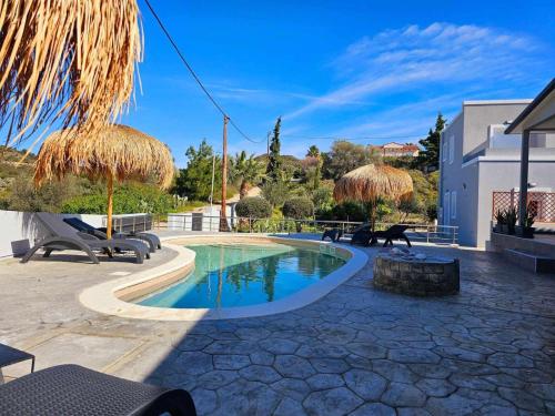 Piscina di Dream Luxury Apartment Suites o nelle vicinanze