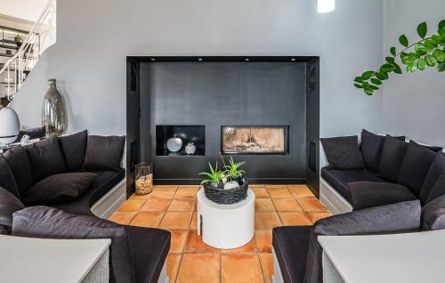 Χώρος καθιστικού στο Stunning Home In Aspremont