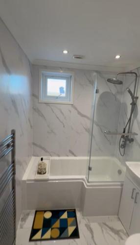 Ένα μπάνιο στο Paramount Luxe Loft- 3 bedrooms, 4 beds cosy home
