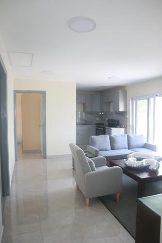 Kuchyň nebo kuchyňský kout v ubytování Panoramic Ocean View Flat-St Maarten