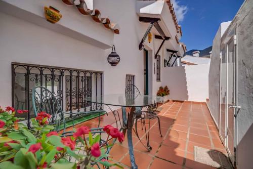 128 - Beautiful Townhouse with Pool, Benalmádena