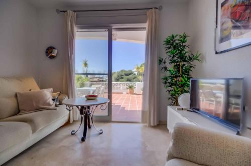 128 - Beautiful Townhouse with Pool, Benalmádena