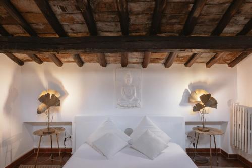 Piazza Navona Historic Luxury Apartment