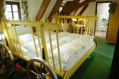 Postel nebo postele na pokoji v ubytování Landhaus Sorgenfrei