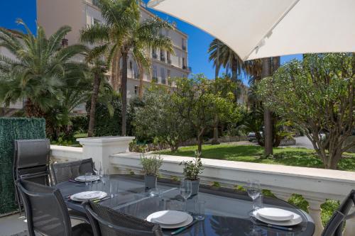 L'Orient Palace Apartments