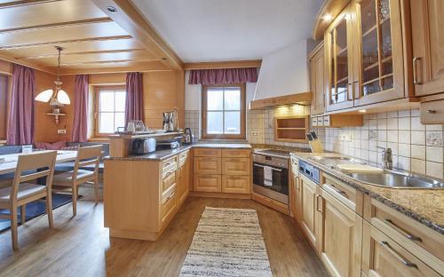 Dapur atau dapur kecil di Frei & Wild Lodges by we rent