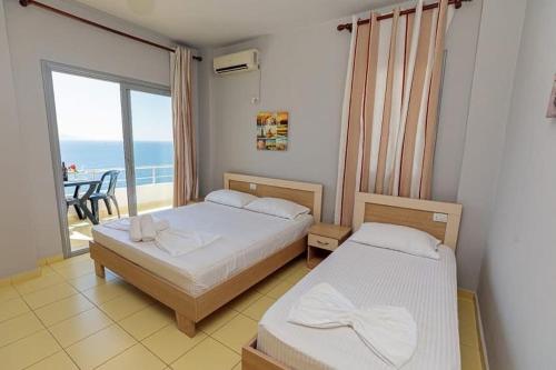 Fly Hotel