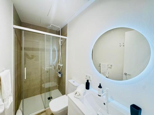 Ένα μπάνιο στο QE Apartments