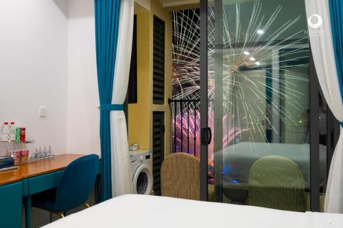 Postel nebo postele na pokoji v ubytování Skywave Apartment Firework Delight