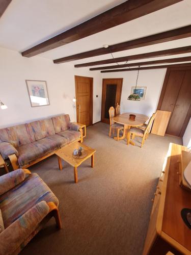 Χώρος καθιστικού στο Chesa Margun Surlej Engadin St Moritz Nähe Corvatschbahn