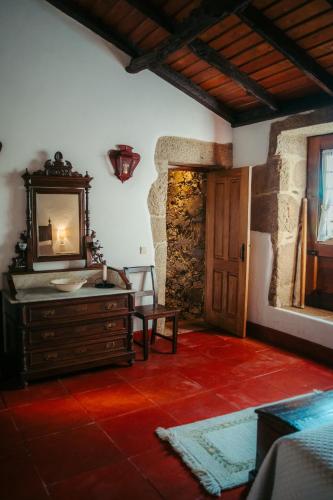 Postel nebo postele na pokoji v ubytování Casa De Anquiao - Turismo de Habitação
