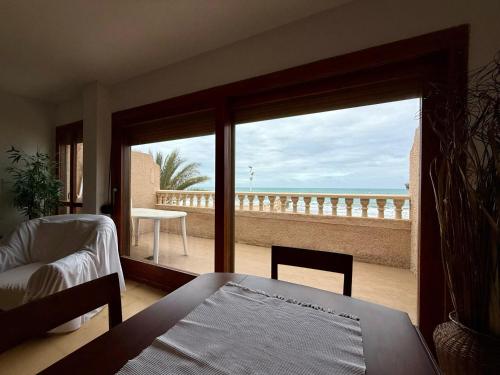 Postel nebo postele na pokoji v ubytování Apartamento Mistral Beach
