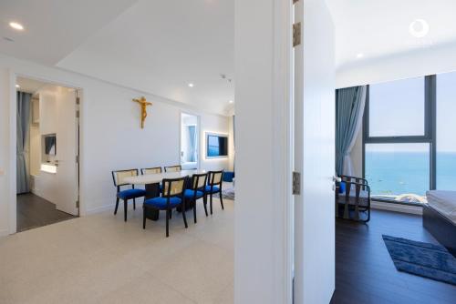 Nespecifikovaný výhled na moře nebo výhled na moře při pohledu z aparthotelu