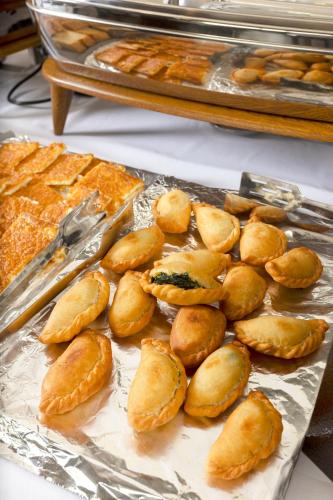 Makanan di atau berdekatan hotel