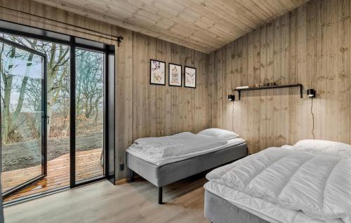 Katil atau katil-katil dalam bilik di Gorgeous Home In Hadsund With Kitchen