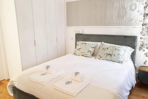 Great Flat & View in Historic Porto by LovelyStay