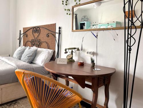 Postel nebo postele na pokoji v ubytování Sea view loft in La Duquesa close to beach