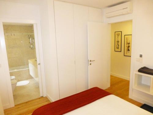 Charming Lisbon equipped AC lift parking 4p