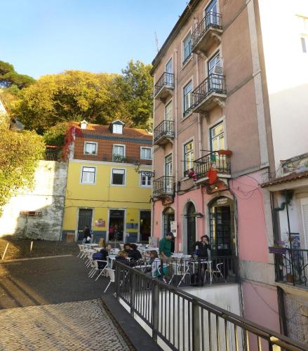 Charming Lisbon equipped AC lift parking 4p