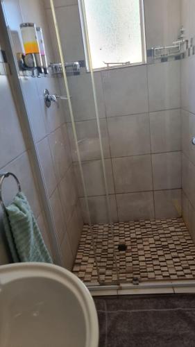 Bilik mandi di KOL-IN SELF CATERING