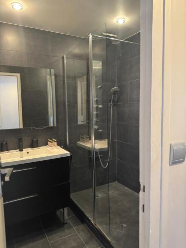 Kúpeľňa v ubytovaní Appartement PLACE MORNY, HYPER CENTRE !