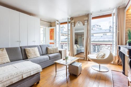 Apartment 3P Baroque with Rooftop View