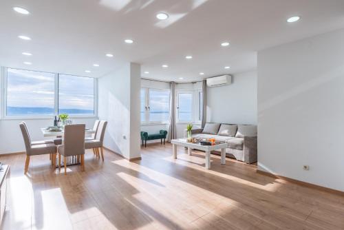 Panorama Blue Radić