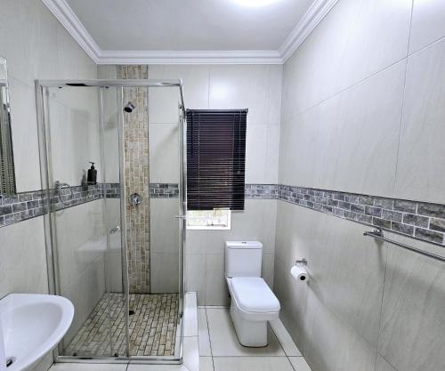 Bagno di Waterfall City Guest Lodge